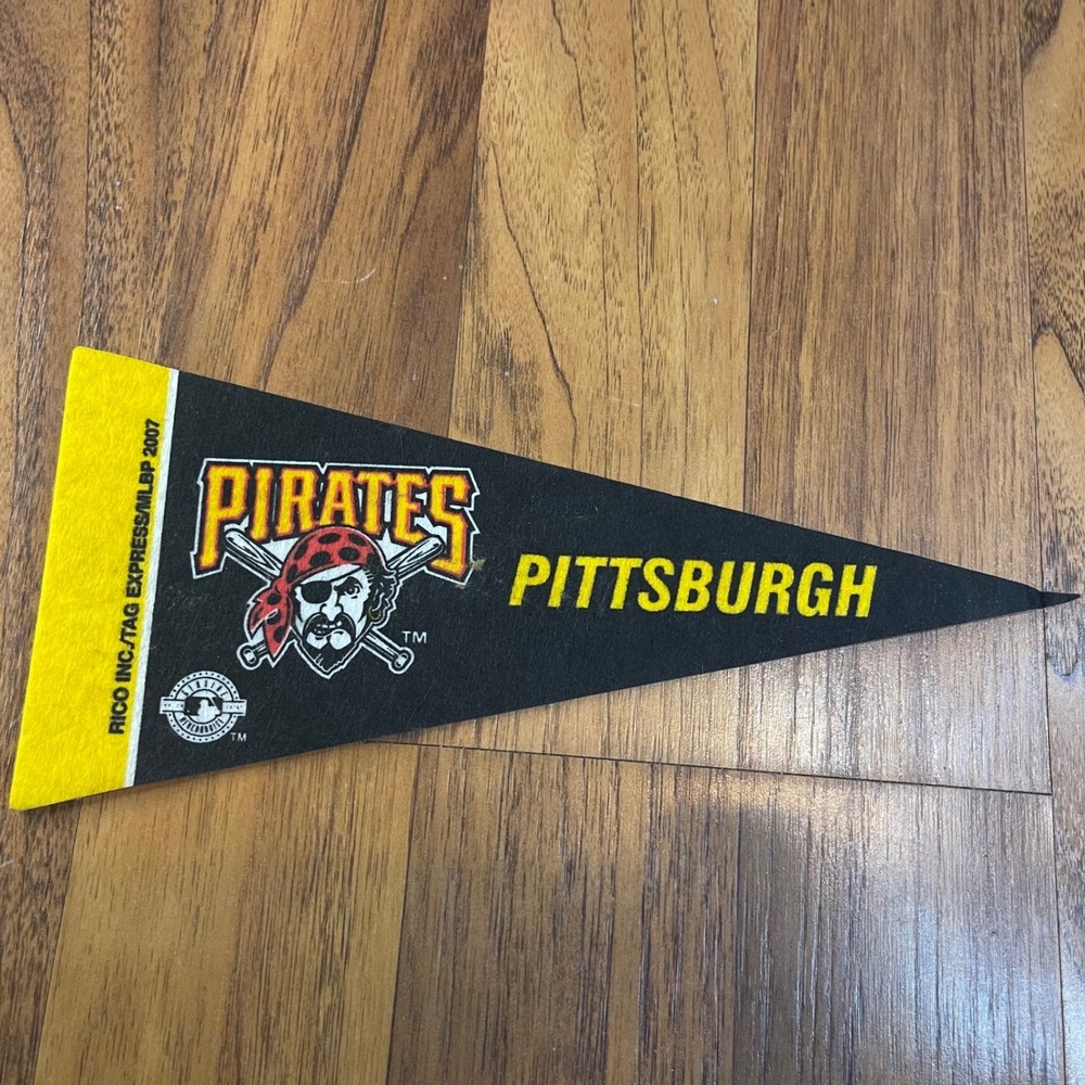 Pittsburgh Pirates MLB Mini Pennant Rico Inc 2007 Black Yellow Felt Logo Flag